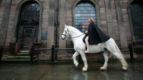  De Legende van Lady Godiva: Een Rit Doorheen Tijd en Taboes!